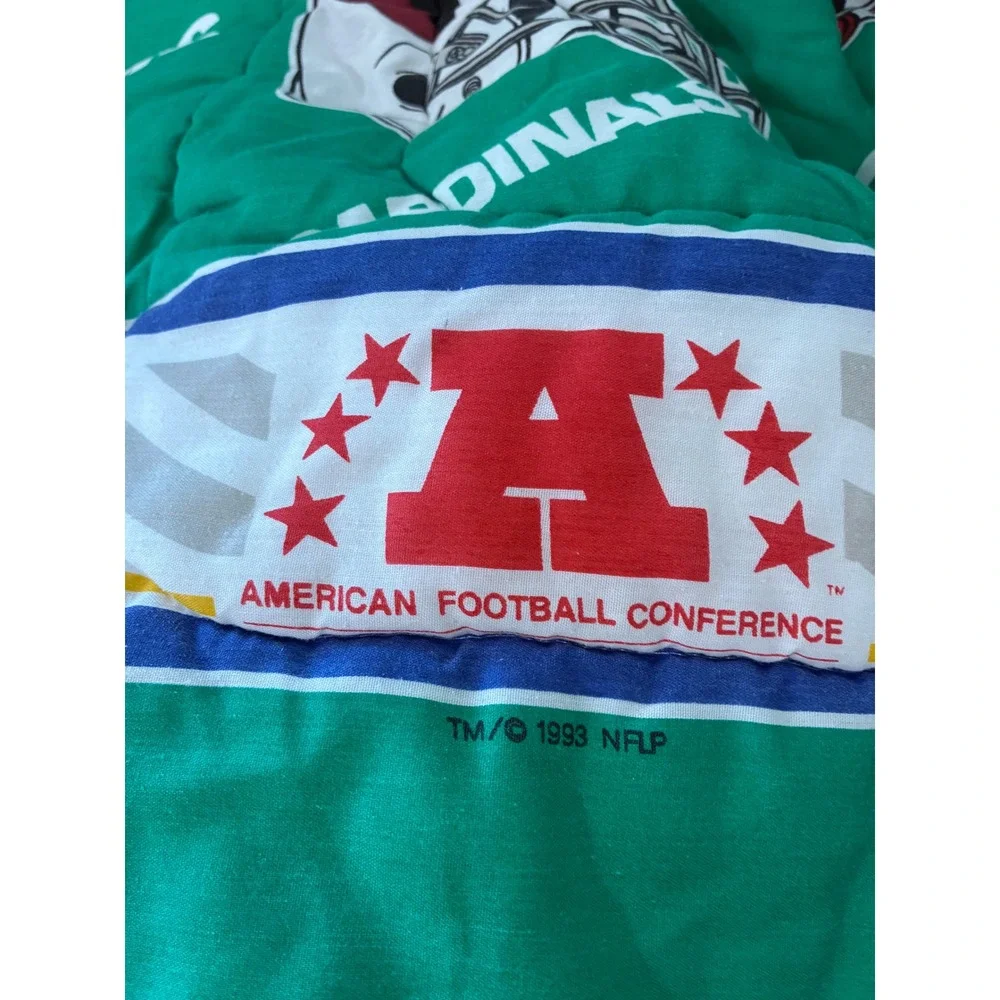 Vintage 1993 NFL Football Teams Helmet Blanket – Green- Twin Size - USA - 84x57
